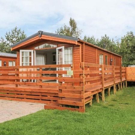 Angie'S Haven, Superb 2 Bedroom Lodge With Hot Tub - Sleeps 6 - Felmoor Park Morpeth Kültér fotó