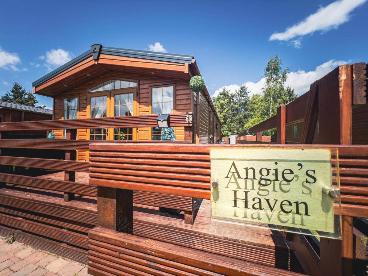 Angie'S Haven, Superb 2 Bedroom Lodge With Hot Tub - Sleeps 6 - Felmoor Park Morpeth Kültér fotó